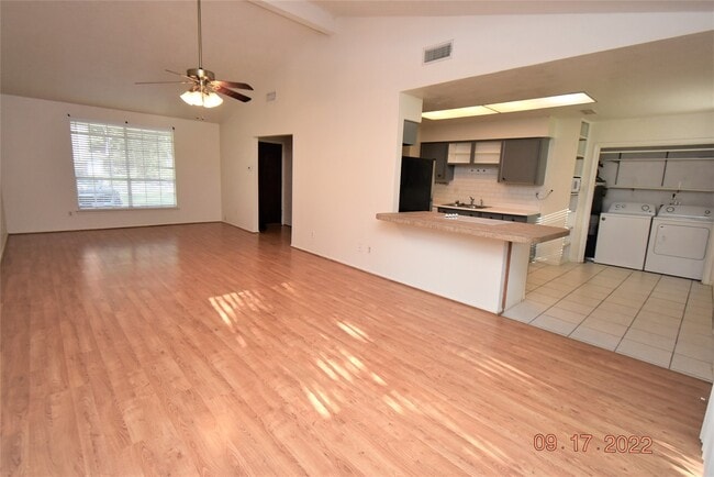 Photo - 1911 Westlake Rd