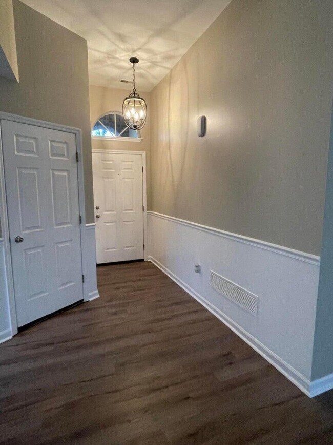 Photo - 821 Palomino Ln