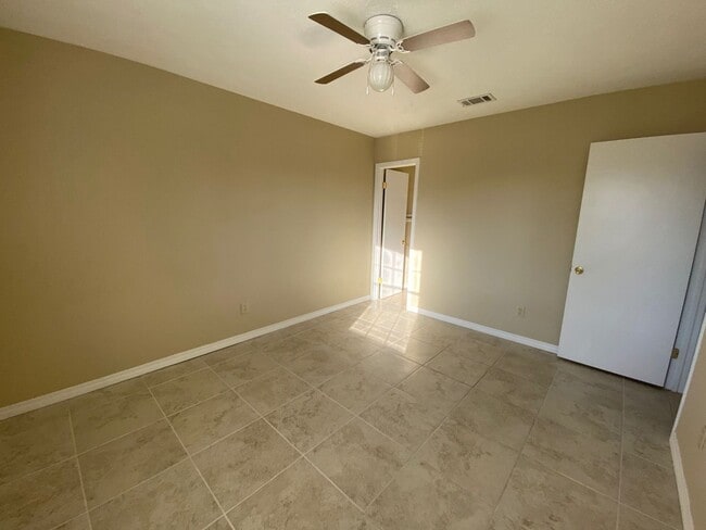 Photo - Conveniently Located 3Bed/2Ba Duplex Near Schools, Shopping & Tyndall AFB!