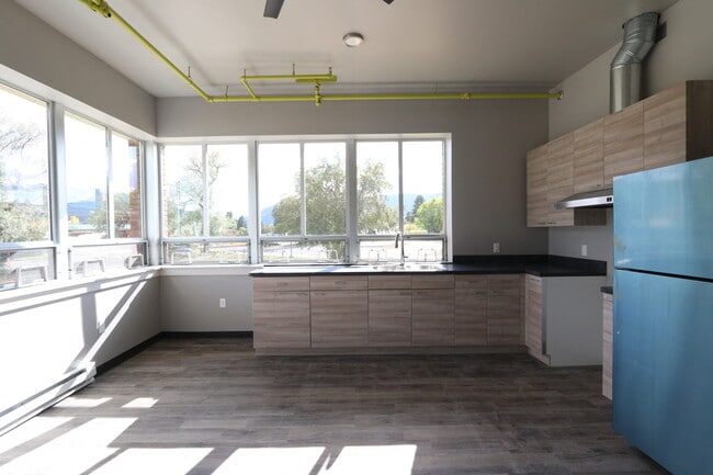 Bluebunch Flats Kitchen