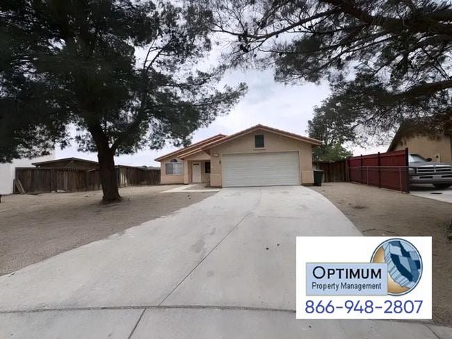 Building Photo - Spacious 4-Bedroom Home with Fireplace & Large Backyard