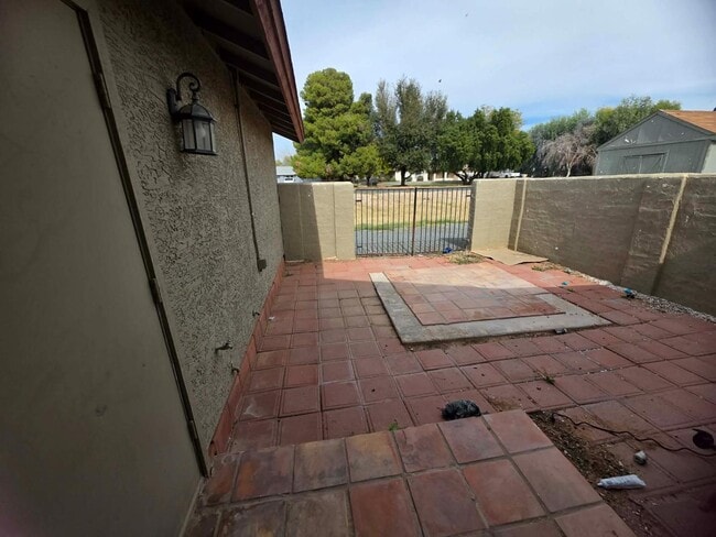 Building Photo - 3865 S Turquoise Dr