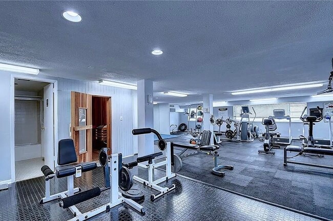 Sauna - 893 Farmington Ave Unit 4F