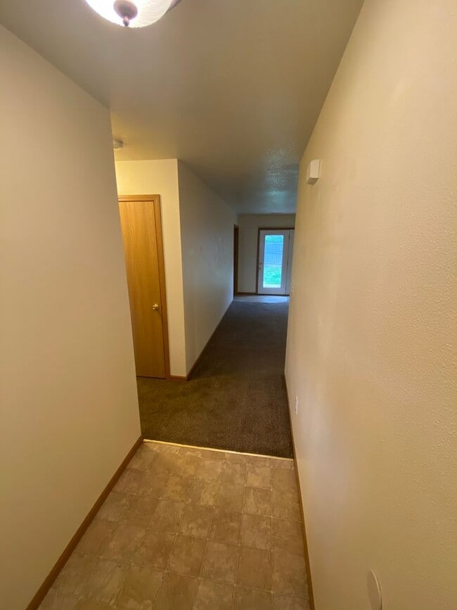 Photo - Beautiful 2 bedroom 1 bathroom duplex close to FLW!!
