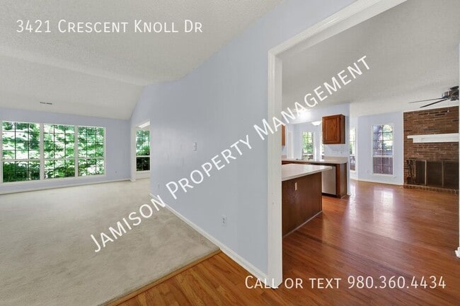 Photo - 3421 Crescent Knoll Dr