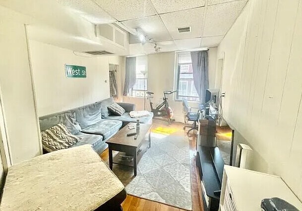 Photo - 17 Charter St Condo
