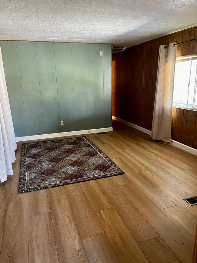 Photo - 1086 Eagle Nest Rd
