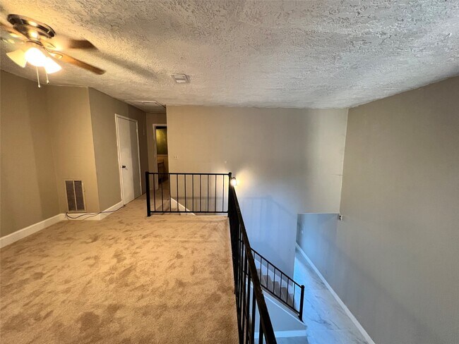 Photo - 12239 W Village Dr Unidad B