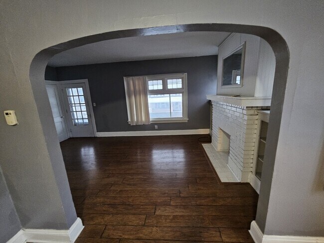 Photo - 4915 E 109th St