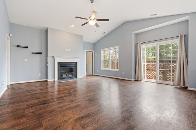 Photo - Available Now! 3bd/2ba Home 10 Minutes from Downtown Durham!