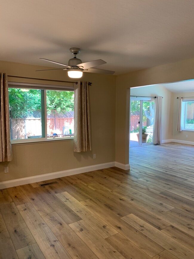 Photo - 1819 Yolanda Cir