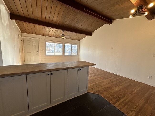 Photo - 3032 N Rockton Ave
