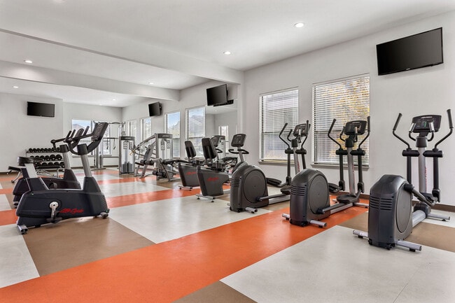 C242440_Westside_FitnessCenter3_02
