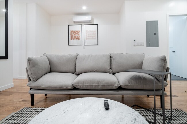 Photo - Common Evergreen