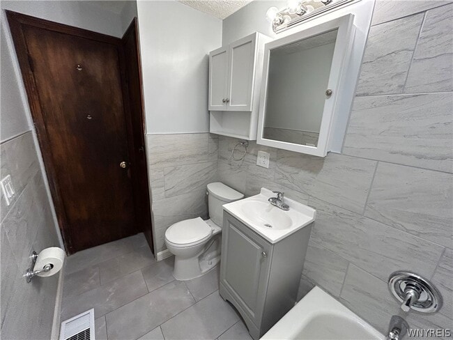 Photo - 128 Bannard Ave