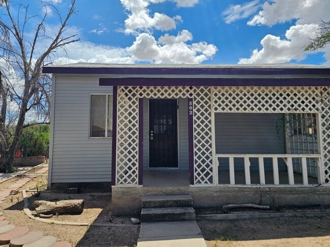 Building Photo - 1940's updated bungalow. Rental