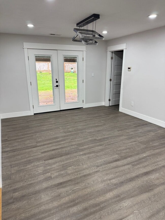 Photo - FABULOUS FOSTER