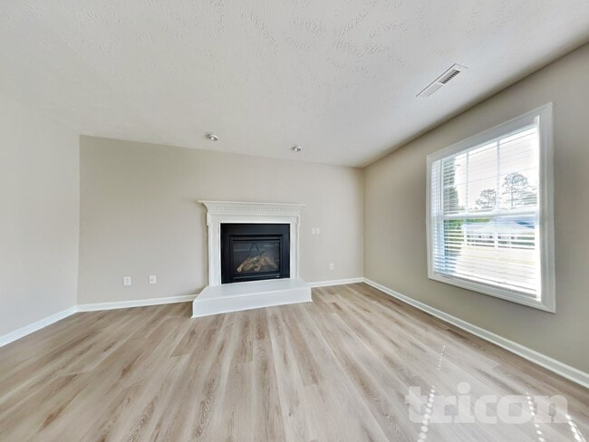 82 Hester Pl