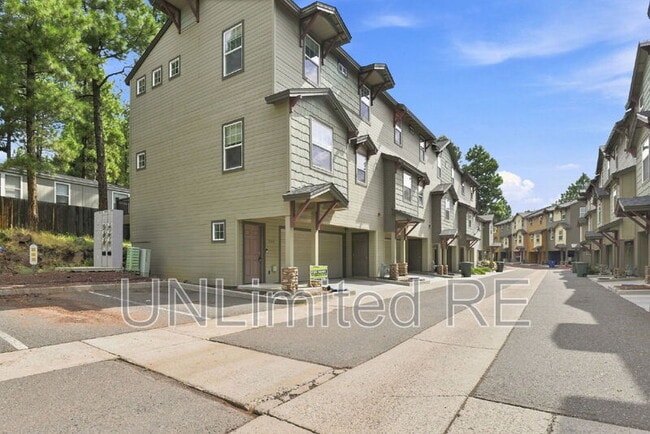 Photo - 2520 W Pikes Peak Dr