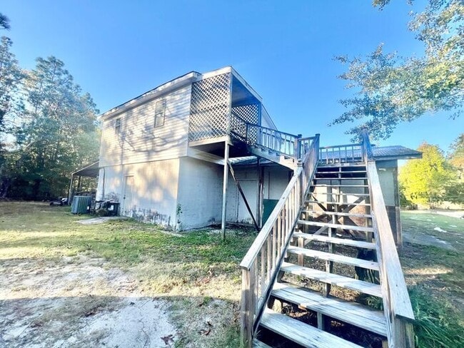 Building Photo - HWY 421 Studio 15 mintues out of Wilmingto...