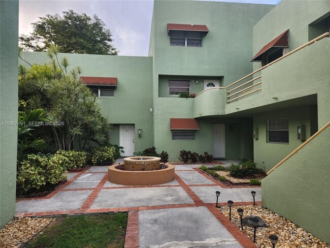 Photo - 11011 NW 7th St Unidad 203-8