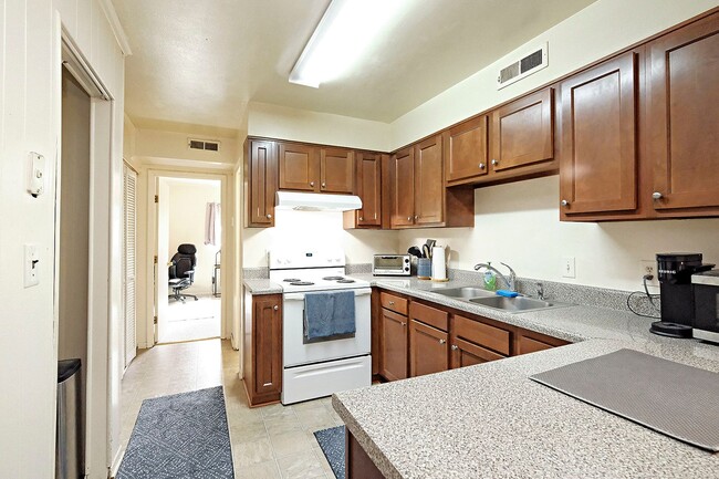 Photo - Student-Friendly JPA Condo Near UVA Ground...