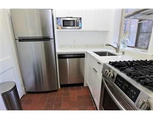 Photo - 205 Mount Auburn St Unit 1B