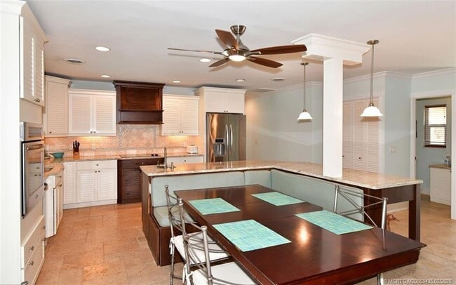 Photo - 513 Gunwale Ln