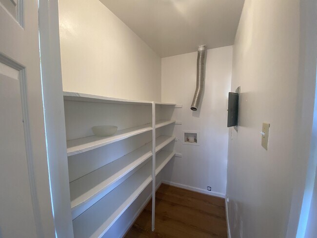 Photo - 717 Lunar Dr