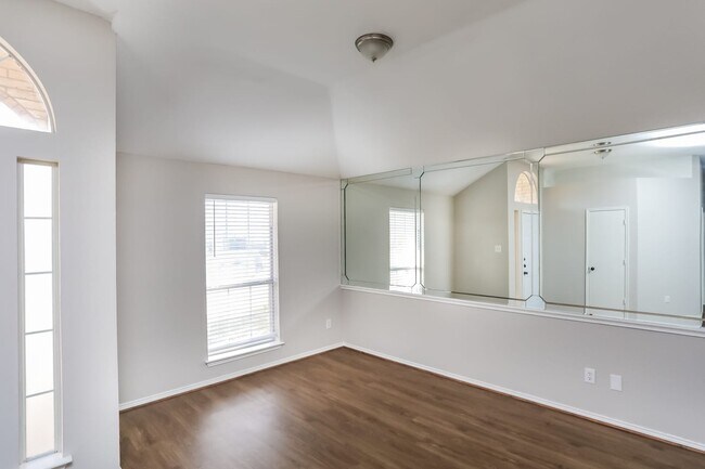 Photo - 7517 Estates