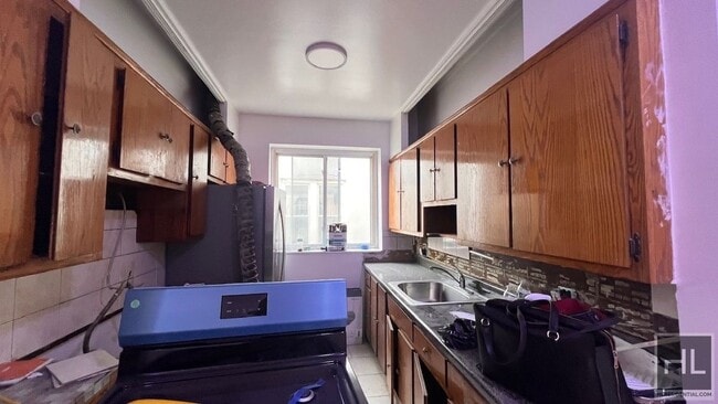 Photo - 317 E 49th St Unit 2R