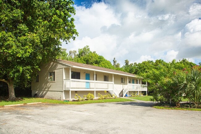 Building Photo - 2445 Thomasson Dr Unit A