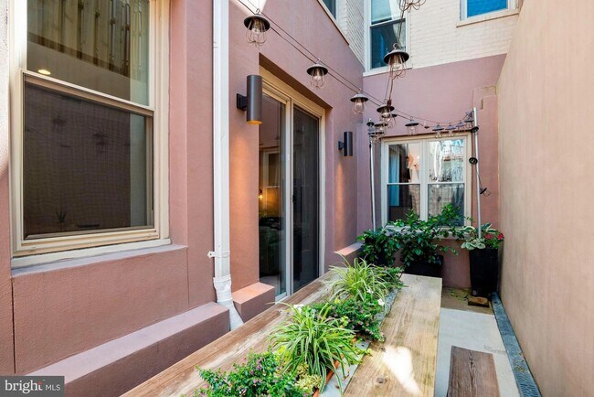 Building Photo - 3606 Rock Creek Church Rd NW Unit 101