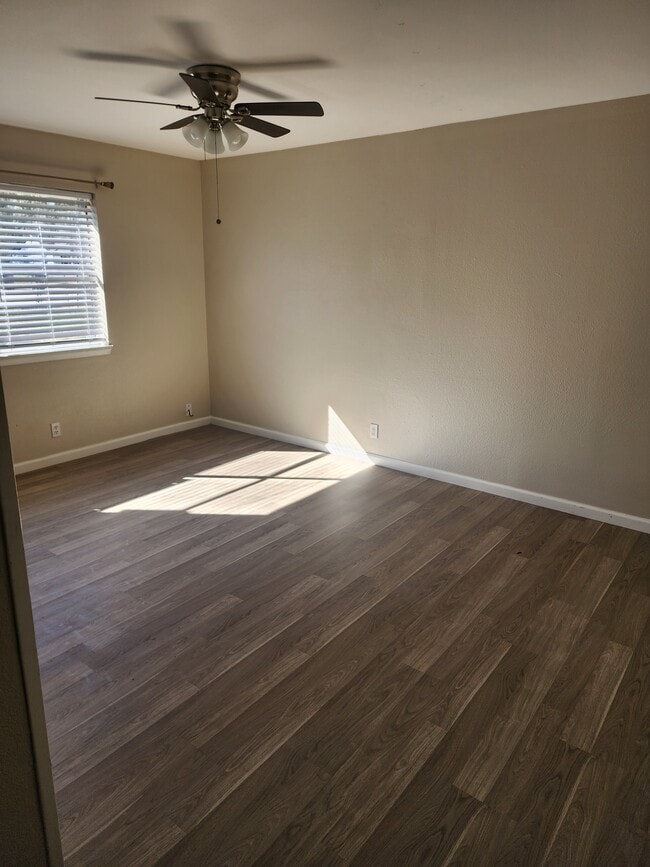 4665 Hartel Unit 2