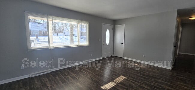 Photo - 2327 Deerwood Dr