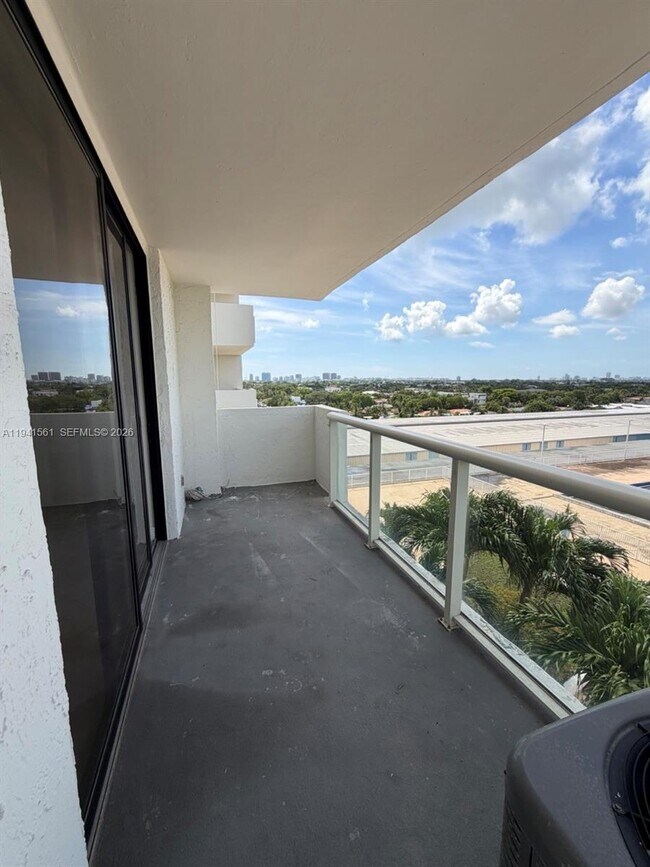 Photo - 13499 Biscayne Blvd Unit 710