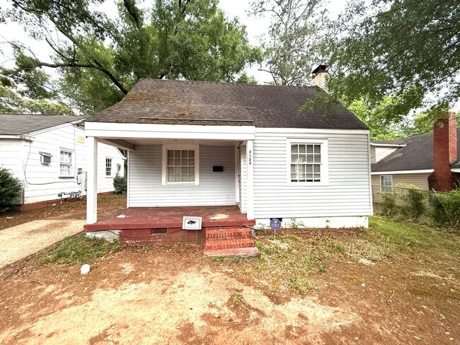 Building Photo - ** 2 bed 1 bath located in Morningview ** Call 334-366-9198 to schedule a self showing