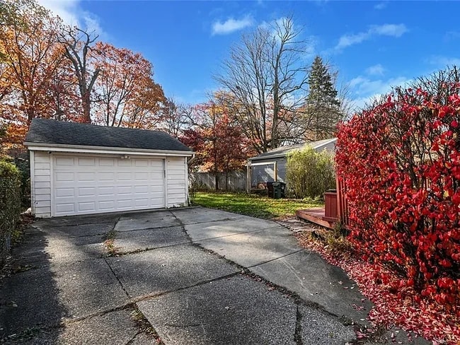 garage and parking - 2205 Keystone Rd