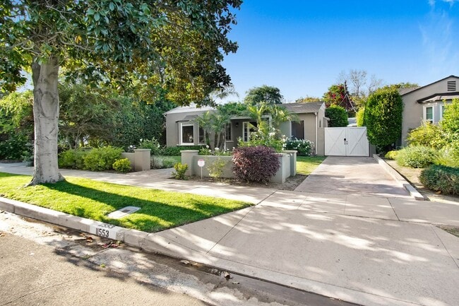 Photo - Luxurious Remodeled Home with ADU in Valley Village