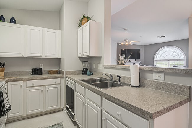 Photo - 6105 Hedgecock Cir