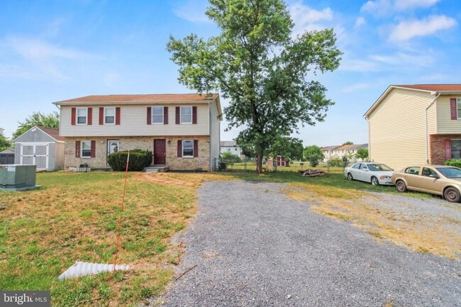 116 Pocono Pl