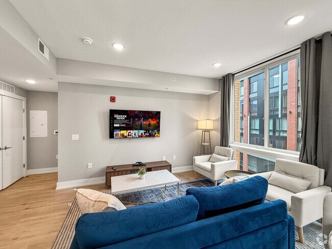 Building Photo - 626 N Delaware Ave Rental