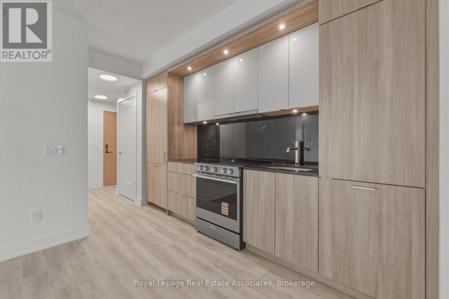 Photo - 25 Cordova Ave Unit 1013