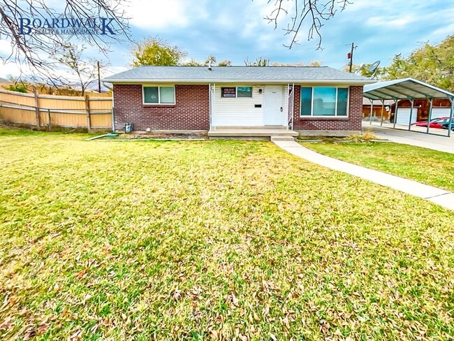 Photo - Charming Brick Rambler