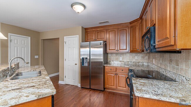 Photo - 5311 Frankford Dr SE