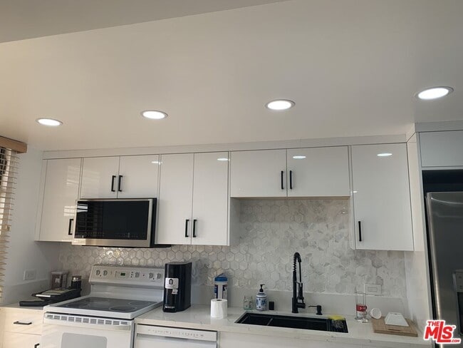 Photo - 4265 Marina City Dr Unit 907