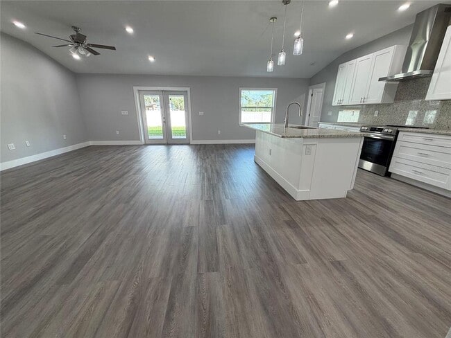 11734 Orange Ct