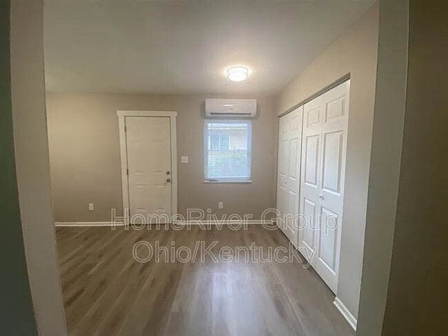 Photo - 3005 Seneca St