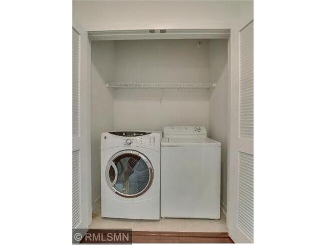 Photo - 619 SE 8th St Unit 309