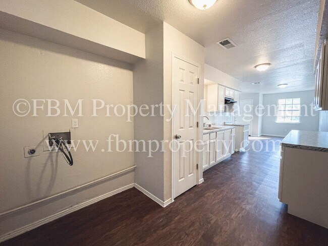 Photo - 1603 S Hall St Unidad B
